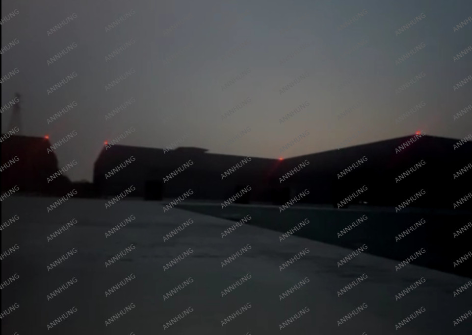 último caso de la compañía sobre Proyecto de la base de producción de Luzhou, luz LED de baja intensidad de obstrucción de la aviación